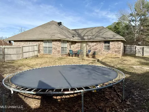 Exterior - 328 Fairview Dr, Brandon, MS 39047 photo 3 of 3