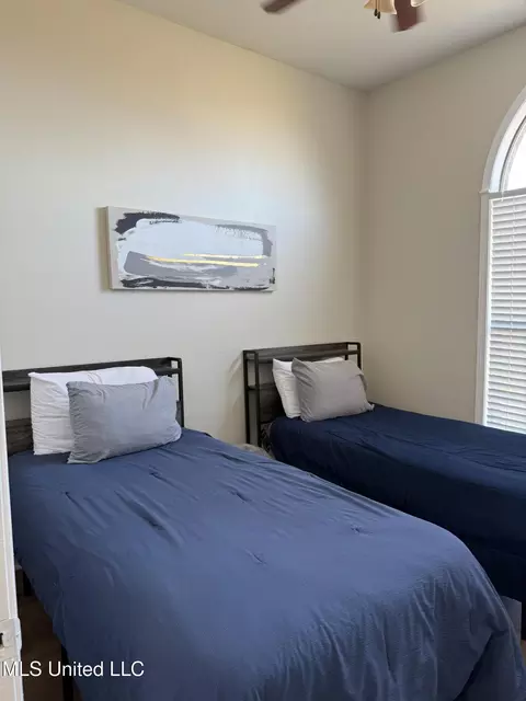 Bedroom - 328 Fairview Dr, Brandon, MS 39047 photo 4 of 5