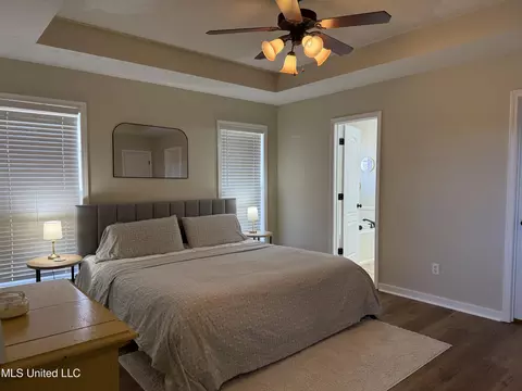 Bedroom - 328 Fairview Dr, Brandon, MS 39047 photo 2 of 5