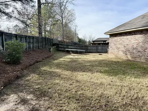 Exterior - 328 Fairview Dr, Brandon, MS 39047 photo 2 of 3