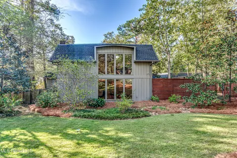 4053 Eastwood Pl, Jackson, MS 39211