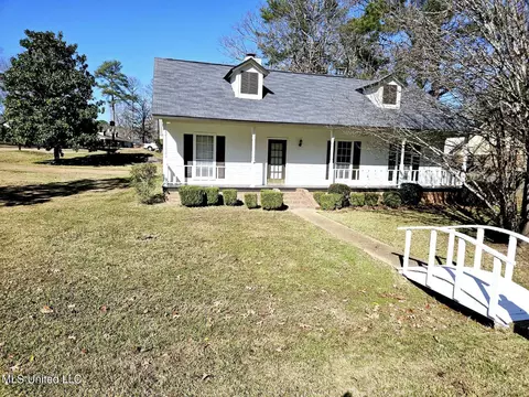 33 Brock Dr, Byram, MS 39272