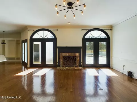 Living - 219 Ingleside Dr, Madison, MS 39110 photo 2 of 4