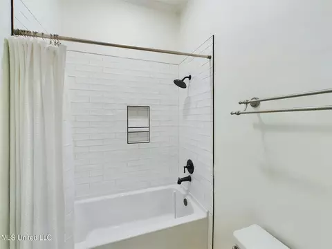 Bath - 219 Ingleside Dr, Madison, MS 39110 photo 5 of 8