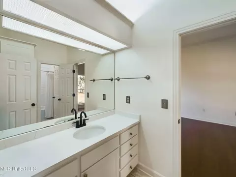 Bath - 219 Ingleside Dr, Madison, MS 39110 photo 4 of 8