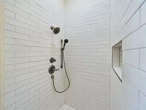 Bath - 219 Ingleside Dr, Madison, MS 39110 photo 1 of 8