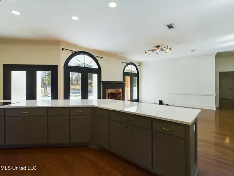 Kitchen - 219 Ingleside Dr, Madison, MS 39110 photo 5 of 6