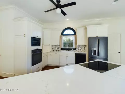 Kitchen - 219 Ingleside Dr, Madison, MS 39110 photo 2 of 6