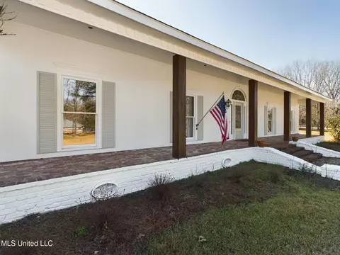 Exterior - 219 Ingleside Dr, Madison, MS 39110 photo 2 of 11