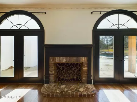 Living - 219 Ingleside Dr, Madison, MS 39110 photo 3 of 4