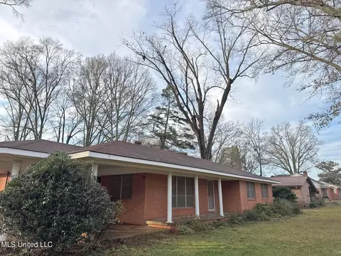 56 S 7th Ave, Decatur, MS 39327