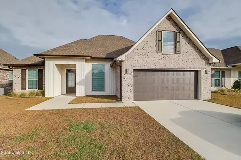 3742 Victor Ln, Biloxi, MS 39532