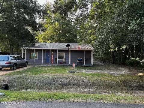 113 8th St, Long Beach, MS 39560