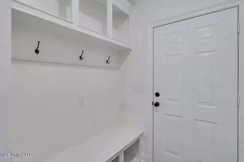 Entry Way - 412 Baleigh Way, Canton, MS 39046 photo 3 of 3