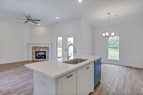 Kitchen - 412 Baleigh Way, Canton, MS 39046 photo 3 of 4