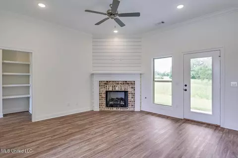 Living - 412 Baleigh Way, Canton, MS 39046 photo 3 of 3