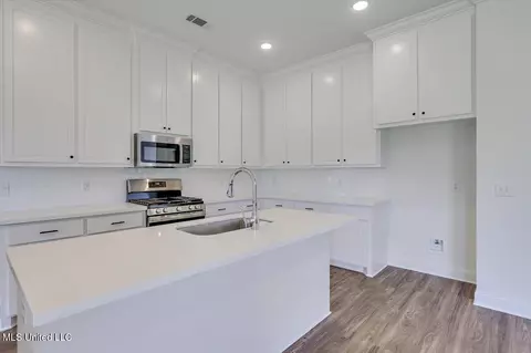 Kitchen - 412 Baleigh Way, Canton, MS 39046 photo 4 of 4
