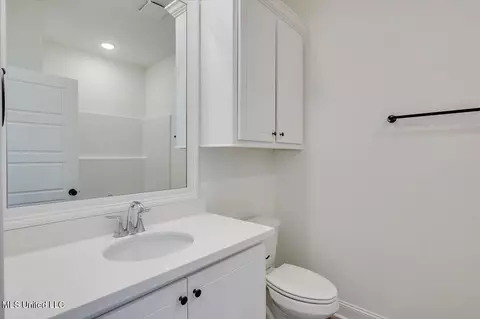 Bath - 412 Baleigh Way, Canton, MS 39046 photo 3 of 3
