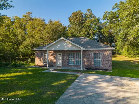 206 E Railroad St, Gulfport, MS 39507