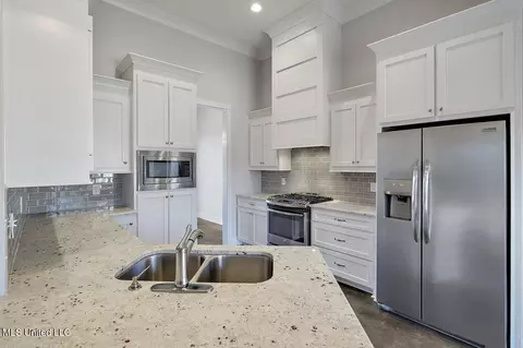 Kitchen - 241 Tucker Dr, Brandon, MS 39042 photo 1 of 4