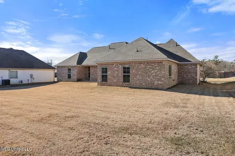 Exterior - 241 Tucker Dr, Brandon, MS 39042 photo 5 of 6