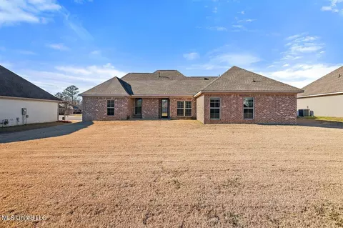 Exterior - 241 Tucker Dr, Brandon, MS 39042 photo 4 of 6