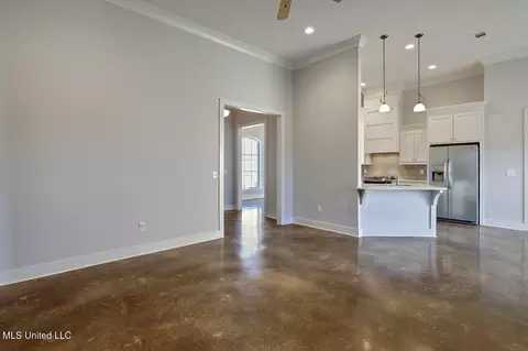 Living - 241 Tucker Dr, Brandon, MS 39042 photo 2 of 4