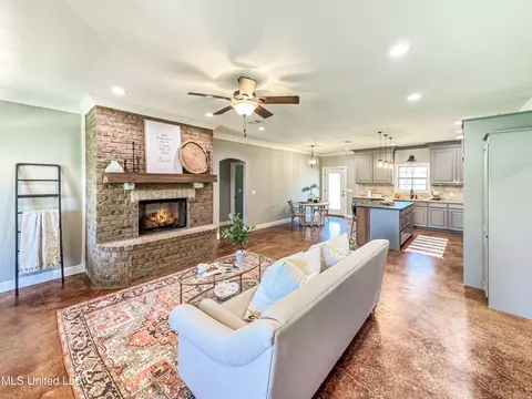 Living - 1274 Wade Patrick Rd, Brandon, MS 39042 photo 1 of 5
