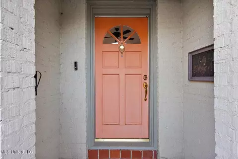 Entry Way - 1703 Poplar Blvd, Jackson, MS 39202 photo 1 of 3