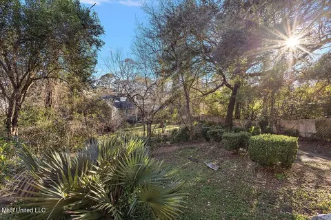 Exterior - 1703 Poplar Blvd, Jackson, MS 39202 photo 6 of 6