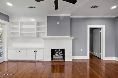 Living - 1703 Poplar Blvd, Jackson, MS 39202 photo 1 of 4