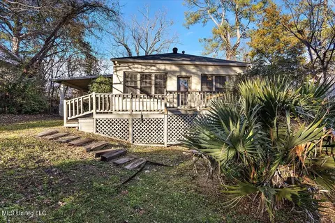 Exterior - 1703 Poplar Blvd, Jackson, MS 39202 photo 5 of 6