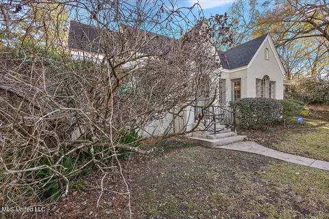 Exterior - 1703 Poplar Blvd, Jackson, MS 39202 photo 2 of 6