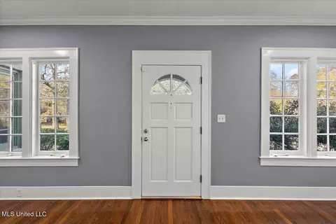 Entry Way - 1703 Poplar Blvd, Jackson, MS 39202 photo 2 of 3
