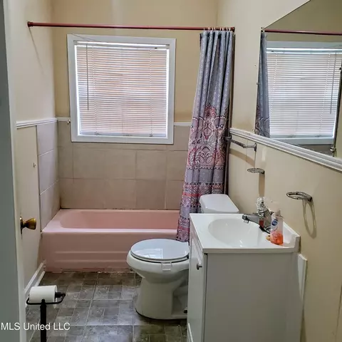 Bath - 306 Walnut St, Canton, MS 39046 photo 1 of 2