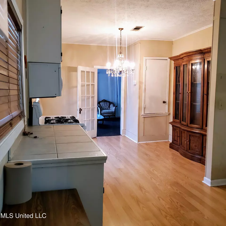 Dining - 306 Walnut St, Canton, MS 39046 photo 1 of 1