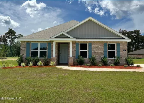 64 Monarch Dr, Lucedale, MS 39452
