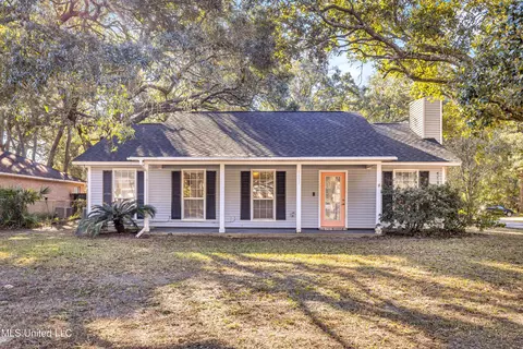 8613 Mermaid Ave, Ocean Springs, MS 39564