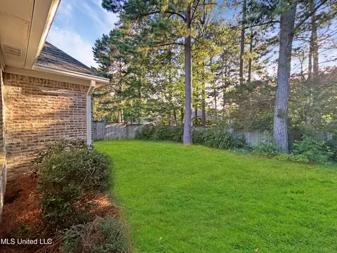 Exterior - 106 Pine Ridge Cir, Brandon, MS 39047 photo 6 of 7