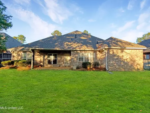 Exterior - 106 Pine Ridge Cir, Brandon, MS 39047 photo 5 of 7