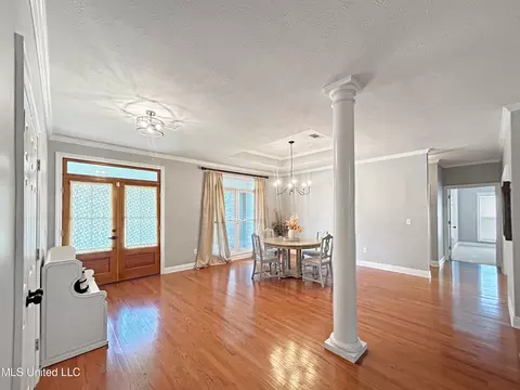 Entry Way - 106 Pine Ridge Cir, Brandon, MS 39047 photo 1 of 1