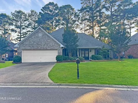 Exterior - 106 Pine Ridge Cir, Brandon, MS 39047 photo 2 of 7