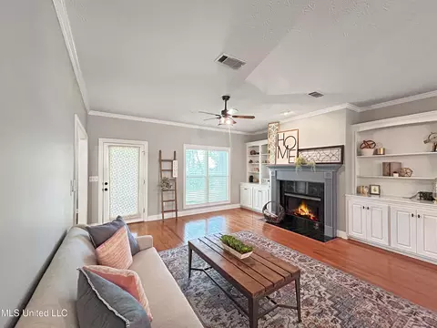 Living - 106 Pine Ridge Cir, Brandon, MS 39047 photo 1 of 2