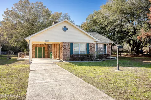 1315 Martin St, Pascagoula, MS 39581