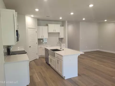 Kitchen - 18410 Spring Hill Dr, Saucier, MS 39574 photo 5 of 5