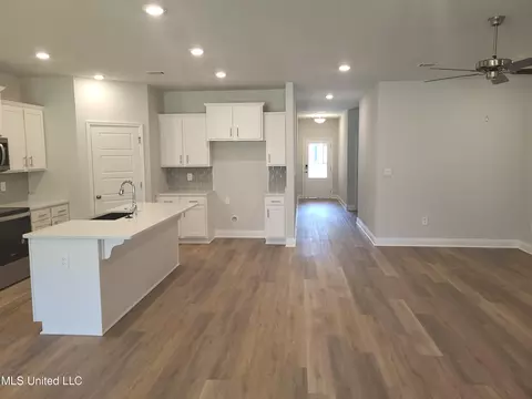 Entry Way - 18410 Spring Hill Dr, Saucier, MS 39574 photo 1 of 1
