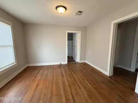 Living - 834 Highway 12, Kosciusko, MS 39090 photo 2 of 4