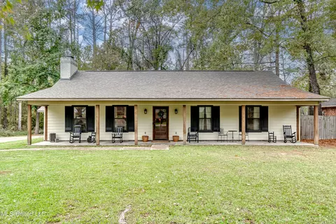 213 Camelia Trl, Brandon, MS 39047