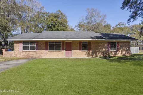 2901 Dantzler St, Moss Point, MS 39563 photo 1