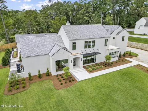 915 Montrose Dr, Ridgeland, MS 39157